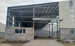 Hướng dẫn chọn mua nhà thép tiền chế phù hợp và bền bỉ
